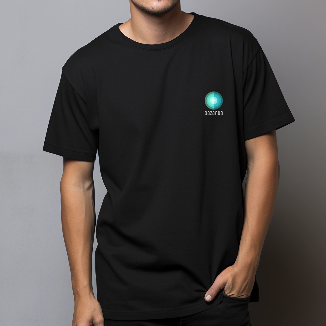 Camiseta Masculina Deus trabalha de casa - Preta